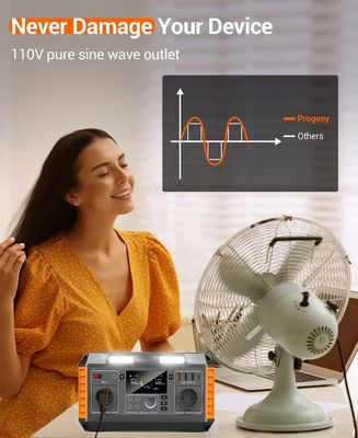 Lityum iyonlu pil ve 520WH çıkışlı özelleştirilebilir 700W taşınabilir güneş enerjisi santrali